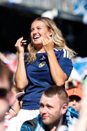 June 19, 2026; Foxborough, Massachusetts, USA; A Scotland supporter cheers ahead of a FIFA World Cup, WM, Weltmeisterschaft, Fussball 2026 Group C match between Scotland and Morocco at Boston Stadium. (c) CSM FIFA World Cup 2026: Scotland Vs Morocco JUN 19  - ZUMAc04_ 20260619_zma_c04_040 Copyright: xBurtxGranofskyx