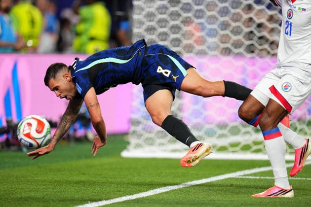 June 19, 2026: Brazil Midfielder Bruno Guimaraes (8) falls to the pitch during the first half of a World Cup Match against Haiti at Philadelphia Stadium in Philadelphia, Pennsylvania. CSM FIFA World Cup, WM, Weltmeisterschaft, Fussball 2026: Brazil Vs Haiti JUN 19  - ZUMAc04_ 20260619_zma_c04_109 Copyright: xKylexRoddenx
