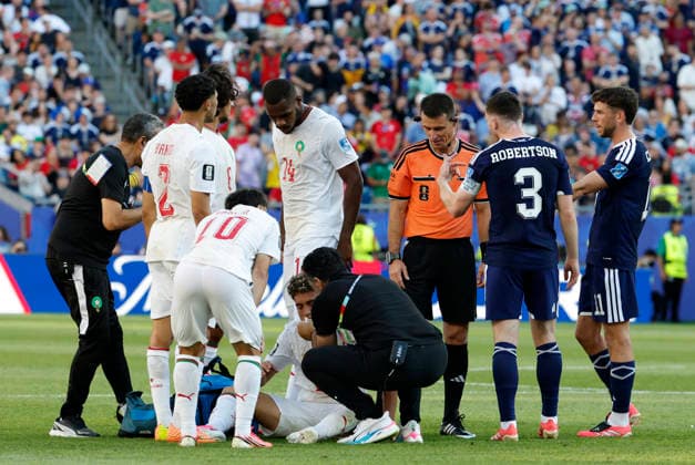 FOXBOROUGH, MA - JUNE 19: Andrew Robertson 3 of Scotland lobbies referee Ilgiz Tantashev of Uzbekistan during a FIFA World Cup, WM, Weltmeisterschaft, Fussball 2026 Group C match between Scotland and Morocco on June 19, 2026 at Boston Stadium in Foxborough, Massachusetts. (Photo by Fred Kfoury III Icon Sportswire) SOCCER: JUN 19 FIFA World Cup 26 Group C - Scotland vs Morocco EDITORIAL USE ONLY Icon482260619019
