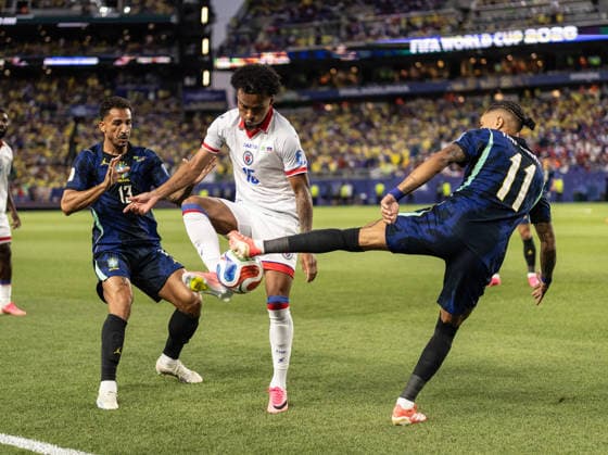 Danilo of Brazil (L), Ruben Providence of Haiti (C) and Raphinha of Brazil (R) fight for possession during a FIFA Men’s World Cup 2026 Group Stage football match between Brazil and Haiti at Philadelphia Stadium, in Philadelphia on June 19th 2026 (Photo by Ricardo Nogueira SPP)  Copyright: xRicardoxNogueira SPPx Sportspressphoto_SPR171170