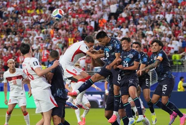 Turkiye v Paraguay - FIFA World Cup, WM, Weltmeisterschaft, Fussball 2026 - Group D SANTA CLARA, UNITED STATES - JUNE 19: Merih Demiral (3) of Turkiye in action against Diego Gomez (8) of Paraguay the 2026 FIFA World Cup First Stage Group D match between Turkiye and Paraguay at the San Francisco Bay Area Stadium (Levi’s Stadium) in Santa Clara, California, United States on June 19, 2026. Tayfun Coskun Anadolu California United States. Editorial use only. Please get in touch for any other usage.  Copyright: x2026xAnadoluxTayfunxCoskunx
