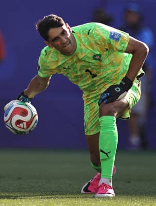 June 19, 2026, Foxborough, Massachusetts, USA: Morocco goalkeeper Yassine Bounou (1) rolls the ball out of the goal during the June 19th FIFA World Cup, WM, Weltmeisterschaft, Fussball 2026 matchup between Scotland and Morocco at Gillette Stadium in Foxborough, Massachusetts. Foxborough USA - ZUMAs325 20260619_zsp_s325_027 Copyright: xJessxStilesx
