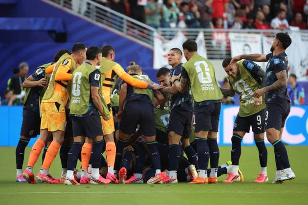 Players of Paraguay celebrate a goal by Matias Galarza during the FIFA World Cup, WM, Weltmeisterschaft, Fussball 2026 group D match between Turkey and Paraguay at the Levi s stadium in Santa Clara, United States, 19 June 2026. FIFA World Cup 2026 - Group D - Turkey vs. Paraguay !ACHTUNG: NUR REDAKTIONELLE NUTZUNG!  Copyright: xMiguelxGutiérrezx GR6206 20260620-55020652692_1