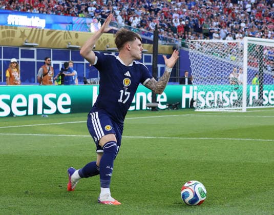 June 19, 2026, Foxborough, Massachusetts, USA: Scotland midfielder Ben Gannon-Doak (17) controls the ball during the June 19th FIFA World Cup, WM, Weltmeisterschaft, Fussball 2026 matchup between Scotland and Morocco at Gillette Stadium in Foxborough, Massachusetts. FIFA World Cup 2026: Scotland 0:1 Morocco  - ZUMAs325 20260619_zsp_s325_187 Copyright: xJessxStilesx