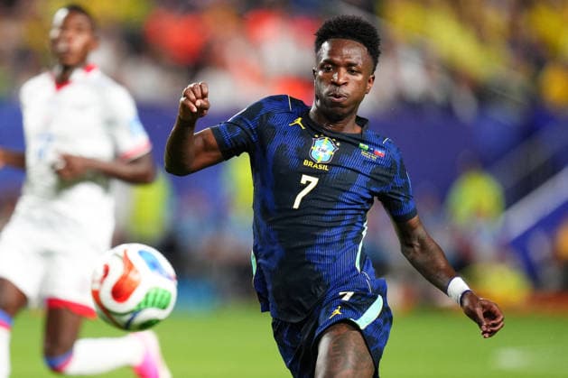 June 19, 2026: Brazil Forward Vinicius Junior (7) chases the ball during the second half of a World Cup Match against Haiti at Philadelphia Stadium in Philadelphia, Pennsylvania. CSM Philadelphia United States of America - ZUMAc04_ 20260619_zma_c04_149 Copyright: xKylexRoddenx