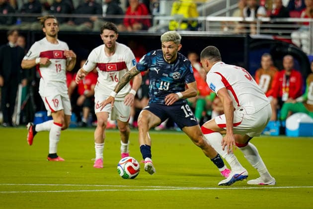 USA Soccer 2026 FIFA World Cup Group Stage Group D Turkey vs. Paraguay Levi’s Stadium, Santa Clara, San Francisco Bay Area, Santa Clara County, California Agustin Sandez Agustin Sandez Paraguay, 19 Irfan Can KAHVECI Irfan Can KAHVECI Turkey 16 Can UZUN Turkey 19 Merih DEMIRAL Merih DEMIRAL Turkey 3,detected_source_language Copyright: xJOERANxSTEINSIEKx
