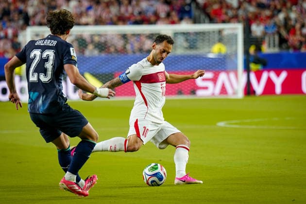 USA Soccer 2026 FIFA World Cup Group Stage Group D Turkey vs. Paraguay Levi’s Stadium Santa Clara, San Francisco Bay Area, Santa Clara County, California Hakan ÇALHANOGLU Hakan CALHANOGLU Turkey 10,detected_source_language Copyright: xJOERANxSTEINSIEKx