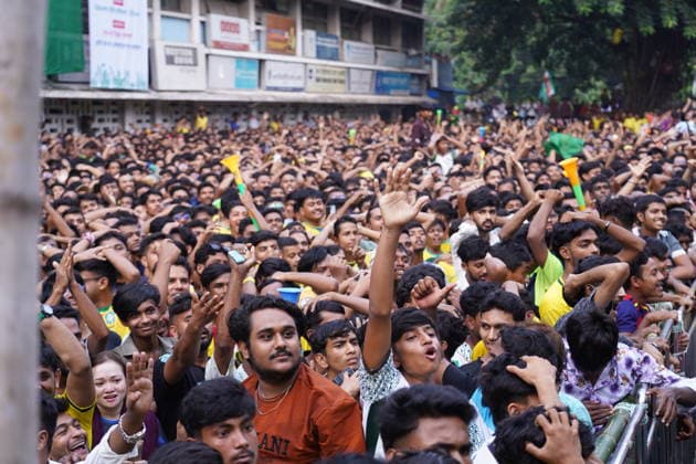 June 20, 2026, Dhaka, Dhaka, Bangladesh: Dhaka, Bangladesh, June 20, 2026: Football fans gather at the Teacher-Student Centre (TSC) of the University of Dhaka to watch the FIFA World Cup, WM, Weltmeisterschaft, Fussball match between Brazil and Haiti on a giant screen in Dhaka, Bangladesh. Thousands of supporters wearing Brazil s yellow and green colors cheered, waved flags, and celebrated throughout the match, creating a festive atmosphere at the venue. Following the game, jubilant fans took part in celebrations and victory processions, reflecting the enduring passion for football among Bangladeshi supporters. Dhaka Bangladesh - ZUMAk185 0859594217st Copyright: xRubelxKarmakerx
