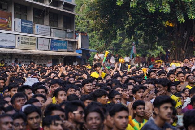 June 20, 2026, Dhaka, Dhaka, Bangladesh: Dhaka, Bangladesh, June 20, 2026: Football fans gather at the Teacher-Student Centre (TSC) of the University of Dhaka to watch the FIFA World Cup, WM, Weltmeisterschaft, Fussball match between Brazil and Haiti on a giant screen in Dhaka, Bangladesh. Thousands of supporters wearing Brazil s yellow and green colors cheered, waved flags, and celebrated throughout the match, creating a festive atmosphere at the venue. Following the game, jubilant fans took part in celebrations and victory processions, reflecting the enduring passion for football among Bangladeshi supporters. Dhaka Bangladesh - ZUMAk185 0859594292st Copyright: xRubelxKarmakerx