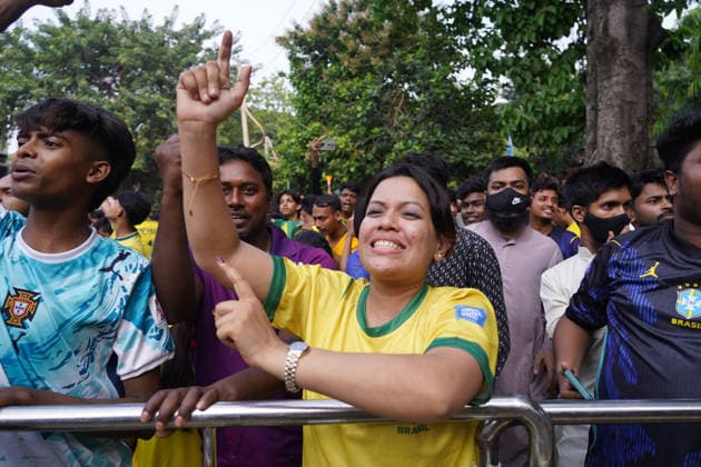 June 20, 2026, Dhaka, Dhaka, Bangladesh: Dhaka, Bangladesh, June 20, 2026: Football fans gather at the Teacher-Student Centre (TSC) of the University of Dhaka to watch the FIFA World Cup, WM, Weltmeisterschaft, Fussball match between Brazil and Haiti on a giant screen in Dhaka, Bangladesh. Thousands of supporters wearing Brazil s yellow and green colors cheered, waved flags, and celebrated throughout the match, creating a festive atmosphere at the venue. Following the game, jubilant fans took part in celebrations and victory processions, reflecting the enduring passion for football among Bangladeshi supporters. Dhaka Bangladesh - ZUMAk185 0859594305st Copyright: xRubelxKarmakerx
