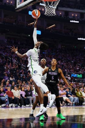SAN FRANCISCO, CA - JUNE 19: Minnesota Lynx guard Lani White (3) shoots a lay up during a WNBA, Basketball Damen, USA game between the Minnesota Lynx and Golden State Valkyries on June 19, 2026 at the Chase Center in San Francisco, CA. (Photo by Trinity Machan Icon Sportswire) WNBA: JUN 19 Minnesota Lynx at Golden State Valkyries EDITORIAL USE ONLY Icon2606192746