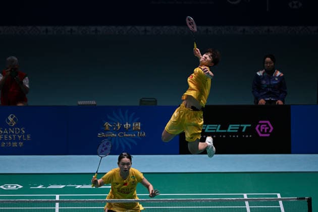 MACAO, CHINA - JUNE 19: Li Hongyi and Huang Kexin of China compete in the Mixed Doubles Quarterfinal match against Jiang Zhenbang and Wei Yaxin of China on day 4 of Macao Open Badminton 2026 at Macao East Asian Games Dome on June 19, 2026 in Macau, China.  Copyright: xVCGx 111649290093