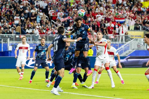 SANTA CLARA, CA - JUNE 19: Gustavo Gomez 15 of Paraguay heads the ball during the FIFA World Cup, WM, Weltmeisterschaft, Fussball 2026 Group D match between Turkiye and Paraguay on June 19, 2026 at San Francisco Bay Area Stadium in Santa Clara, CA. (Photo by Matthew Huang Icon Sportswire) SOCCER: JUN 19 FIFA World Cup 26 Group D - Turkiye vs Paraguay EDITORIAL USE ONLY Icon260619023