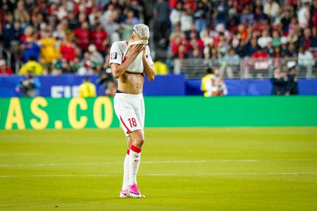 USA Soccer 2026 FIFA World Cup Group Stage Group D Turkey vs. Paraguay Levi’s Stadium Santa Clara, San Francisco Bay Area, Santa Clara County, California Kaan AYHAN Turkey 18 Disappointment, sadness, missed scoring opportunities, defeat, gesture, body language, emotion,detected_source_language Copyright: xJOERANxSTEINSIEKx