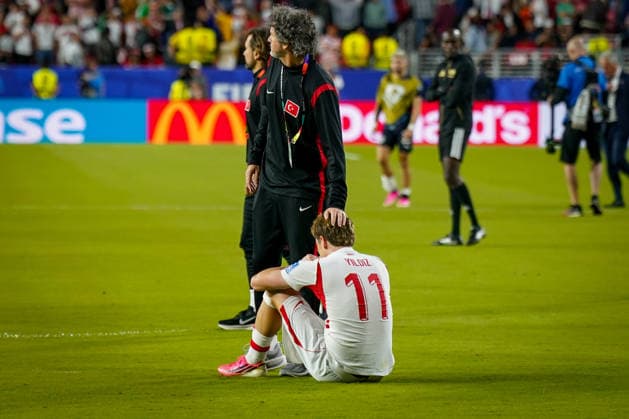 USA Soccer 2026 FIFA World Cup Group Stage Group D Turkey vs. Paraguay Levi’s Stadium, Santa Clara, San Francisco Bay Area, Santa Clara County, California Disappointment, sadness, defeat, gesture, body language, emotion, bewilderment on the part of Kenan YILDIZ, Turkey 11,detected_source_language Copyright: xJOERANxSTEINSIEKx