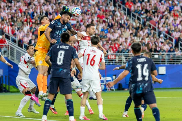 SANTA CLARA, CA - JUNE 19: Altay BayÄ±ndÄ±r 12 of Turkiye punches away the ball during the FIFA World Cup, WM, Weltmeisterschaft, Fussball 2026 Group D match between Turkiye and Paraguay on June 19, 2026 at San Francisco Bay Area Stadium in Santa Clara, CA. (Photo by Bob Kupbens Icon Sportswire) SOCCER: JUN 19 FIFA World Cup 26 Group D - Turkiye vs Paraguay EDITORIAL USE ONLY Icon260619040