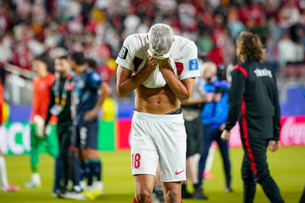 USA Soccer 2026 FIFA World Cup Group Stage Group D Turkey vs. Paraguay Levi’s Stadium Santa Clara, San Francisco Bay Area, Santa Clara County, California Disappointment, sadness, defeat, gesture, body language, emotion, bewilderment on the face of Kaan AYHAN Turkey 18,detected_source_language Copyright: xJOERANxSTEINSIEKx