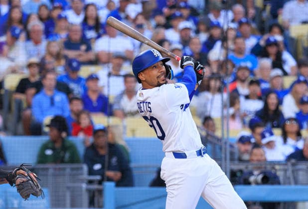 June 19, 2026, Los Angeles, California, USA: Mookie Betts 50 of the Los Angeles Dodgers hits a double during a regular season MLB, Baseball Herren, USA game against the Baltimore Orioles on Friday June 19, 2026 at Dodger Stadium in Los Angeles, California. Dodgers defeat Orioles, 6-5. JAVIER ROJAS PI Los Angeles USA - ZUMAp124 20260619_zaa_p124_011 Copyright: xJavierxRojasx