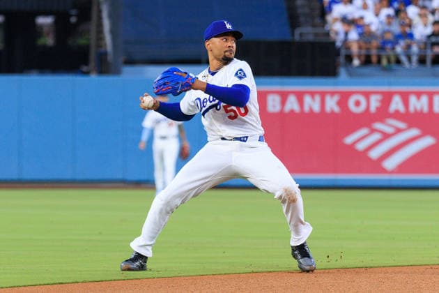 June 19, 2026, Los Angeles, California, USA: Mookie Betts 50 of the Los Angeles Dodgers fields a ball for an out at first base during a regular season MLB, Baseball Herren, USA game against the Baltimore Orioles on Friday June 19, 2026 at Dodger Stadium in Los Angeles, California. Dodgers defeat Orioles, 6-5. JAVIER ROJAS PI Los Angeles USA - ZUMAp124 20260619_zaa_p124_025 Copyright: xJavierxRojasx