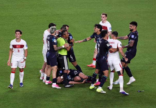 (260620) -- SAN FRANCISCO, June 20, 2026 -- Isidro Pitta (bottom) of Paraguay falls down during the group D match between Paraguay and T¨¹rkiye at the 2026 FIFA World Cup, WM, Weltmeisterschaft, Fussball at San Francisco Bay Area Stadium in San Francisco, the United States, June 19, 2026. (Photo by Xinhua) (SP)U.S.-SAN FRANCISCO-FOOTBALL-FIFA WORLD CUP-GROUP D-PRY VS TUR SongxHaiyuan 