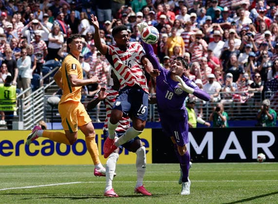 (260620) -- SEATTLE, June 20, 2026 -- Alex Freeman (2nd R) of the United States scores a goal during the group D match between the United States and Australia at the 2026 FIFA World Cup, WM, Weltmeisterschaft, Fussball at Seattle Stadium in Seattle, the United States, June 19, 2026. (Photo by Xinhua) (SP)U.S.-SEATTLE-FOOTBALL-FIFA WORLD CUP-GROUP D-USA VS AUS ArthurxDong 