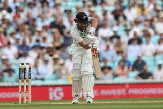 2nd Rothesay Test Match Day 4 England v New Zealand Daryl Mitchell of New Zealand hits a four during the 2nd Rothesay Test Match Day 4 match England vs New Zealand at The Kia Oval, London, United Kingdom on 20 June 2026 (Photo by Mark Cosgrove News Images) London The Kia Oval London United Kingdom Copyright: xMarkxCosgrove NewsxImagesx