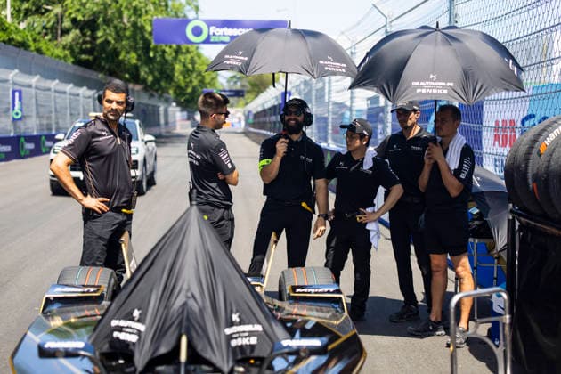 2026 FORMULA E SANYA ePRIX ingenieur engineer, DS Penske Formula E Team, portrait during the 2026 Sanya ePrix, 11th round of the 2025-26 ABB FIA Formula E World Championship, WM, Weltmeisterschaft on the Sanya Street Circuit from June 18 to 20, 2026 in Sanya, China - SanyaChina  Copyright: xJULIENxDELFOSSEx