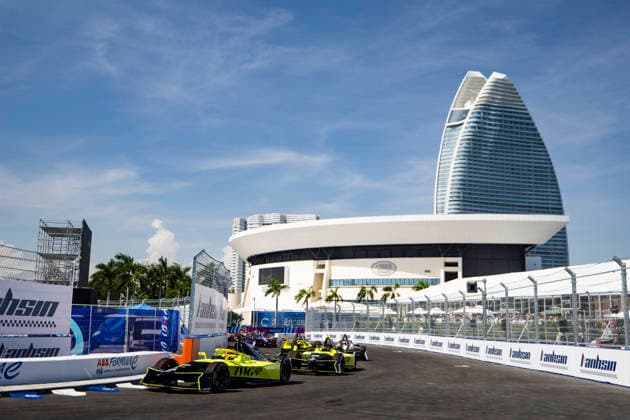 2026 FORMULA E SANYA ePRIX 27 DENNIS Jake (gbr), Andretti Formula E, Porsche 99X Electric, action during the 2026 Sanya ePrix, 11th round of the 2025-26 ABB FIA Formula E World Championship, WM, Weltmeisterschaft on the Sanya Street Circuit from June 18 to 20, 2026 in Sanya, China - SanyaChina  Copyright: xJULIENxDELFOSSEx