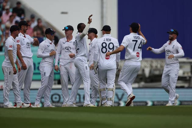 England v New Zealand, International Test Match 2026 WICKET CELEBRATION England Fast Bowler Jofra Archer (22) removes New Zealand Top Order Batter Henry Nicholls(86) during the International Test Match 2026 match between England and New Zealand at the Oval, London, UK on 20 June 2026. London Oval London UK Editorial use only , Copyright: xChrisxFoxwellx PSI-24390-0013