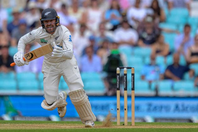 LONDON, ENGLAND JUNE 20 - Daryl Mitchell of New Zealand during Day Four of the 2nd Rothesay Test Match game between England and New Zealand at Kia Oval on June 20, 2026 in London , England . (Photo by Keeran Marquis Sports Press Photo)  Copyright: xKeeranxMarquis SPPx Sportspressphoto_SPR171355