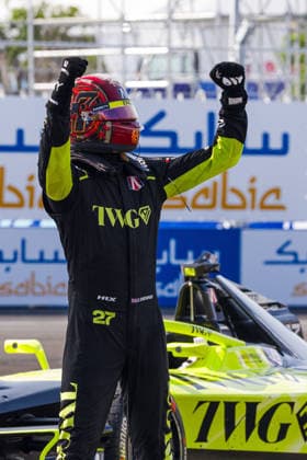 2026 FORMULA E SANYA ePRIX DENNIS Jake (gbr), Andretti Formula E, Porsche 99X Electric, portrait winner, vainqueur during the 2026 Sanya ePrix, 11th round of the 2025-26 ABB FIA Formula E World Championship, WM, Weltmeisterschaft on the Sanya Street Circuit from June 18 to 20, 2026 in Sanya, China - SanyaChina  Copyright: xCLEMENTxLUCKx