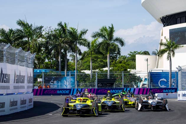 2026 FORMULA E SANYA ePRIX 27 DENNIS Jake (gbr), Andretti Formula E, Porsche 99X Electric, action during the 2026 Sanya ePrix, 11th round of the 2025-26 ABB FIA Formula E World Championship, WM, Weltmeisterschaft on the Sanya Street Circuit from June 18 to 20, 2026 in Sanya, China - SanyaChina  Copyright: xJULIENxDELFOSSEx