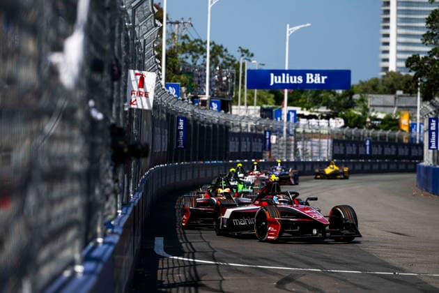 2026 FORMULA E SANYA ePRIX 21 DE VRIES Nyck (nld), Mahindra Racing, Mahindra M12Electro, action during the 2026 Sanya ePrix, 11th round of the 2025-26 ABB FIA Formula E World Championship, WM, Weltmeisterschaft on the Sanya Street Circuit from June 18 to 20, 2026 in Sanya, China - SanyaChina  Copyright: xFabrizioxBoldonix