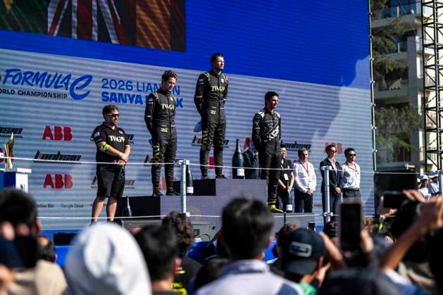 2026 FORMULA E SANYA ePRIX DRUGOVICH Felipe (bra), Andretti Formula E, Porsche 99X Electric, portrait, DENNIS Jake (gbr), Andretti Formula E, Porsche 99X Electric, portrait, MARTI Pepe (spa), Cupra Kiro, Porsche 99X Electric WCG3, portrait during the 2026 Sanya ePrix, 11th round of the 2025-26 ABB FIA Formula E World Championship, WM, Weltmeisterschaft on the Sanya Street Circuit from June 18 to 20, 2026 in Sanya, China - SanyaChina  Copyright: xFabrizioxBoldonix