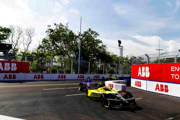 2026 FORMULA E SANYA ePRIX 27 DENNIS Jake (gbr), Andretti Formula E, Porsche 99X Electric, action during the 2026 Sanya ePrix, 11th round of the 2025-26 ABB FIA Formula E World Championship, WM, Weltmeisterschaft on the Sanya Street Circuit from June 18 to 20, 2026 in Sanya, China - SanyaChina  Copyright: xFabrizioxBoldonix