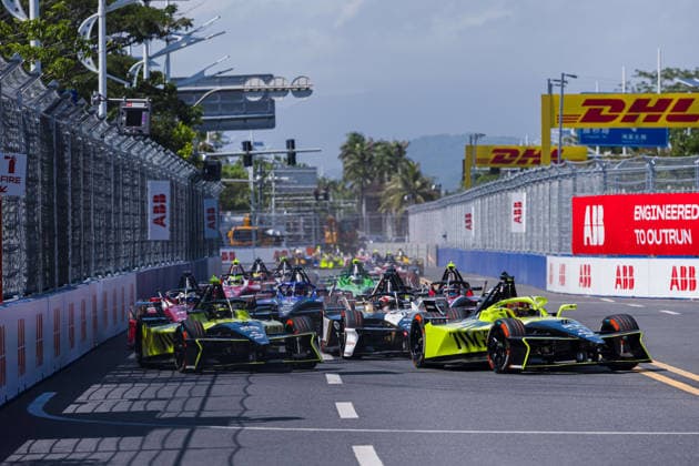 2026 FORMULA E SANYA ePRIX 27 DENNIS Jake (gbr), Andretti Formula E, Porsche 99X Electric, 28 DRUGOVICH Felipe (bra), Andretti Formula E, Porsche 99X Electric, action start, depart during the 2026 Sanya ePrix, 11th round of the 2025-26 ABB FIA Formula E World Championship, WM, Weltmeisterschaft on the Sanya Street Circuit from June 18 to 20, 2026 in Sanya, China - SanyaChina  Copyright: xCLEMENTxLUCKx