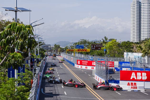 2026 FORMULA E SANYA ePRIX 21 DE VRIES Nyck (nld), Mahindra Racing, Mahindra M12Electro, action during the 2026 Sanya ePrix, 11th round of the 2025-26 ABB FIA Formula E World Championship, WM, Weltmeisterschaft on the Sanya Street Circuit from June 18 to 20, 2026 in Sanya, China - SanyaChina  Copyright: xCLEMENTxLUCKx