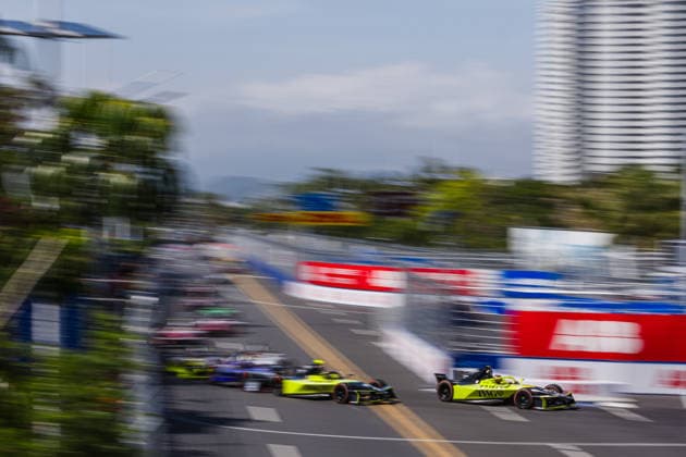 2026 FORMULA E SANYA ePRIX 27 DENNIS Jake (gbr), Andretti Formula E, Porsche 99X Electric, action during the 2026 Sanya ePrix, 11th round of the 2025-26 ABB FIA Formula E World Championship, WM, Weltmeisterschaft on the Sanya Street Circuit from June 18 to 20, 2026 in Sanya, China - SanyaChina  Copyright: xCLEMENTxLUCKx