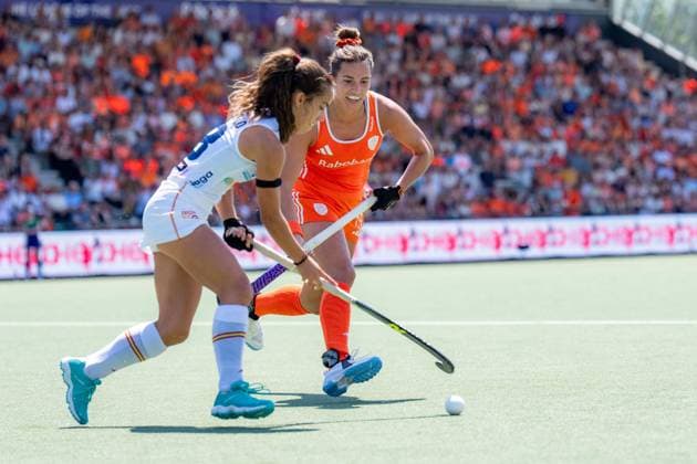 ROTTERDAM, 20-06-2026, HC Rotterdam, FIH Hockey Pro League Women, Netherlands - Spain , Season 2025-2026. Picture shows Spain player Berta Agullo and Netherlands player Frederique Matla Netherands - Spain (1st Match)  x204496628x Copyright: