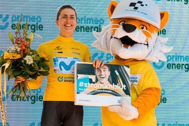 AARBURG, SWITZERLAND - JUNE 20: Marlen Reusser of Switzerland and Movistar Team with leader jersey after the stage 4 at the 89th Tour de Suisse 2026 on June 20, 2026 in Aarburg, Switzerland. *** AARBURG, SWITZERLAND, JUNE 20 — Marlen Reusser of Switzerland, riding for Movistar Team, wears the leaders jersey after Stage 4 of the 89th Tour de Suisse 2026 on June 20, 2026, in Aarburg, Switzerland,detected_source_language Copyright: xJustPictures.ch PascalxvonxBürenx jp-en-EuSpIm-Pavo_Fotografie-08033
