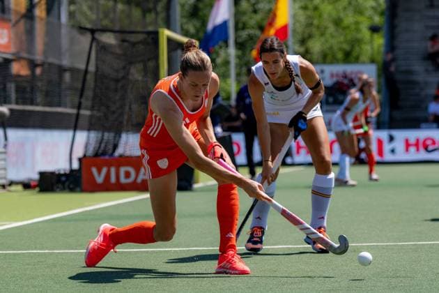 ROTTERDAM, 20-06-2026, HC Rotterdam, FIH Hockey Pro League Women, Netherlands - Spain , Season 2025-2026. Picture shows Netherlands player Felice Albers and Spain player Estel Petchame Netherands - Spain (1st Match)  x204496864x Copyright: