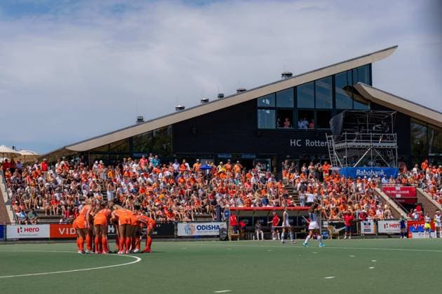 ROTTERDAM, 20-06-2026, HC Rotterdam, FIH Hockey Pro League Women, Netherlands - Spain , Season 2025-2026. Picture shows scrum before penalty corner Netherands - Spain (1st Match)  x204496868x Copyright: