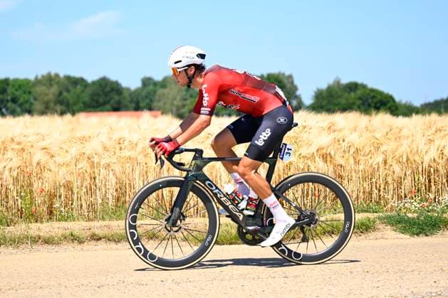 Baloise Belgium Tour 2026 Stage 4 AARSCHOT, BELGIUM - JUNE 20 : Artz Huub (NED) of Lotto Intermarche in action during stage 4 of the 95th edition of Baloise Tour of Belgium an UCI ProSeries 2.Pro cycling road race stage for Men Elite of 183.5 km with start in Begijnendijk and finish in Aarschot on June 20, 2026 in Aarschot, Belgium, 20 06 2026 ( Motordriver Stephan Boone - Aarschot Belgium  Copyright: xTomasxSiskx