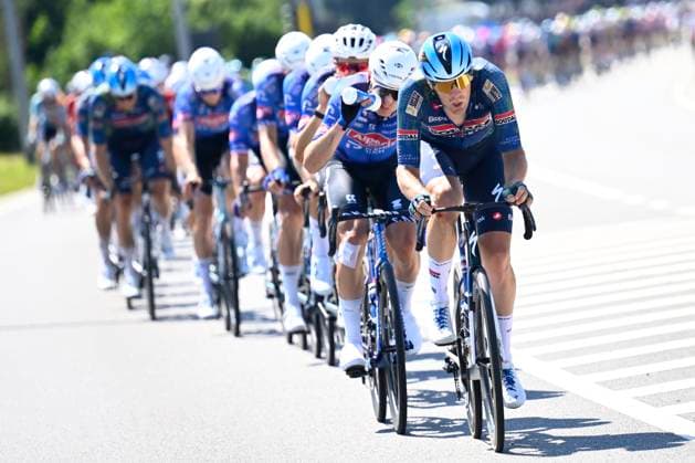 Baloise Belgium Tour 2026 Stage 4 AARSCHOT, BELGIUM - JUNE 20 : Rider of Team Soudal Quick-Step leading the peloton during stage 4 of the 95th edition of Baloise Tour of Belgium an UCI ProSeries 2.Pro cycling road race stage for Men Elite of 183.5 km with start in Begijnendijk and finish in Aarschot on June 20, 2026 in Aarschot, Belgium, 20 06 2026 ( Motordriver Stephan Boone - Aarschot Belgium  Copyright: xTomasxSiskx