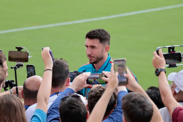 Spain s Aymeric Laporte delivers remarks to the media ahead of their training session in Atlanta, Spain, 20 June 2026. Spain will face Saudi Arabia in their 2026 FIFA World Cup, WM, Weltmeisterschaft, Fussball group H soccer on 21 June. Spain s training session !ACHTUNG: NUR REDAKTIONELLE NUTZUNG!  Copyright: xLavandeiraxJrx GRAF2026 20260620-55020656516_1