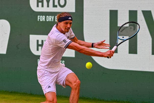 Alexander Zverev (GER) erwartet den Ball auf der Rueckhand TERRA WORTMANN Open 2026, Tennis, ATP, Tennis Herren Tennis Herren 500, Turnier, Hauptfeld, Halbfinale, 20.06.2026, TERRA WORTMANN Open 2026, Tennis, ATP, Tennis Herren 500, Turnier, Hauptfeld, Halbfinale, 20.06.2026 Halle *** Alexander Zverev (GER) prepares to return the ball on his backhand at the TERRA WORTMANN Open 2026, Tennis, ATP, Mens 500, Tournament, Main Draw, Semifinals, June 20, 2026, TERRA WORTMANN Open 2026, Tennis, ATP, Men’s 500, Tournament, Main Draw, Semifinals, June 20, 2026, Indoor,detected_source_language Copyright: xEibner-Pressefoto RobertxGertzenx EP_RGN