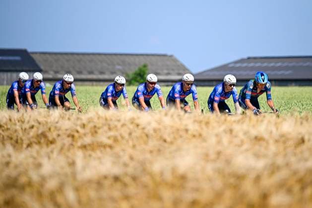 Baloise Belgium Tour 2026 Stage 4 AARSCHOT, BELGIUM - JUNE 20 : Bastiaens Ayco (BEL) of Soudal Quick-Step, De Vylder Lindsay (BEL) of Alpecin-Premier Tech, Rickaert Jonas (BEL) of Alpecin-Premier Tech leading the peloton during stage 4 of the 95th edition of Baloise Tour of Belgium an UCI ProSeries 2.Pro cycling road race stage for Men Elite of 183.5 km with start in Begijnendijk and finish in Aarschot on June 20, 2026 in Aarschot, Belgium, 20 06 2026 ( Motordriver Stephan Boone - Aarschot Belgium  Copyright: xTomasxSiskx