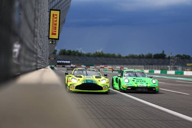 08 Nicolas Baert (B Comtoyou Racing), Aston Martin Vantage GT3, action 90 Ricardo Feller (CH Manthey), Porsche 911 GT3 R Evo, action Photo: Hoch Zwei Klettwitz Germany *** 08 Nicolas Baert, B Comtoyou Racing, Aston Martin Vantage GT3, action 90 Ricardo Feller, CH Manthey, Porsche 911 GT3 R Evo, action Photo Hoch Zwei, Klettwitz, Germany,detected_source_language