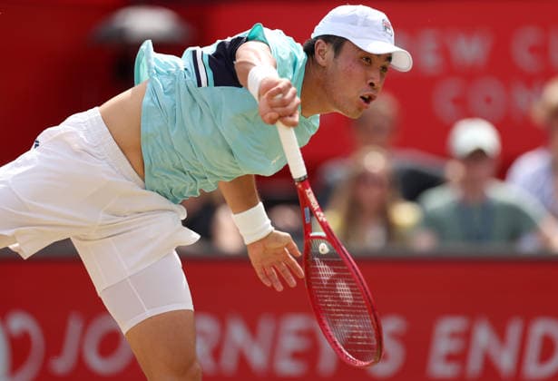 Brandon Nakashima of USA in action HSBC Queen s Club Championships, Day Fifteen, Tennis, Queen s Club, West Kensington, London, UK - 20 Jun 2026London Queen s Club United Kingdom  Copyright: xEllaxLing Shutterstockx 16929307t