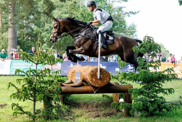 LUHMÜHLEN Longines Horse Trail 2026, LUHMÜHLEN Longines Horse Trail 2026 KRAJEWSKI Julia GER, Uelzener s Nickel CCI4 S Meßmer Trophy German Championship 2026 Cross-Country Luhmühlen, Competition Grounds June 20, 2026,detected_source_language